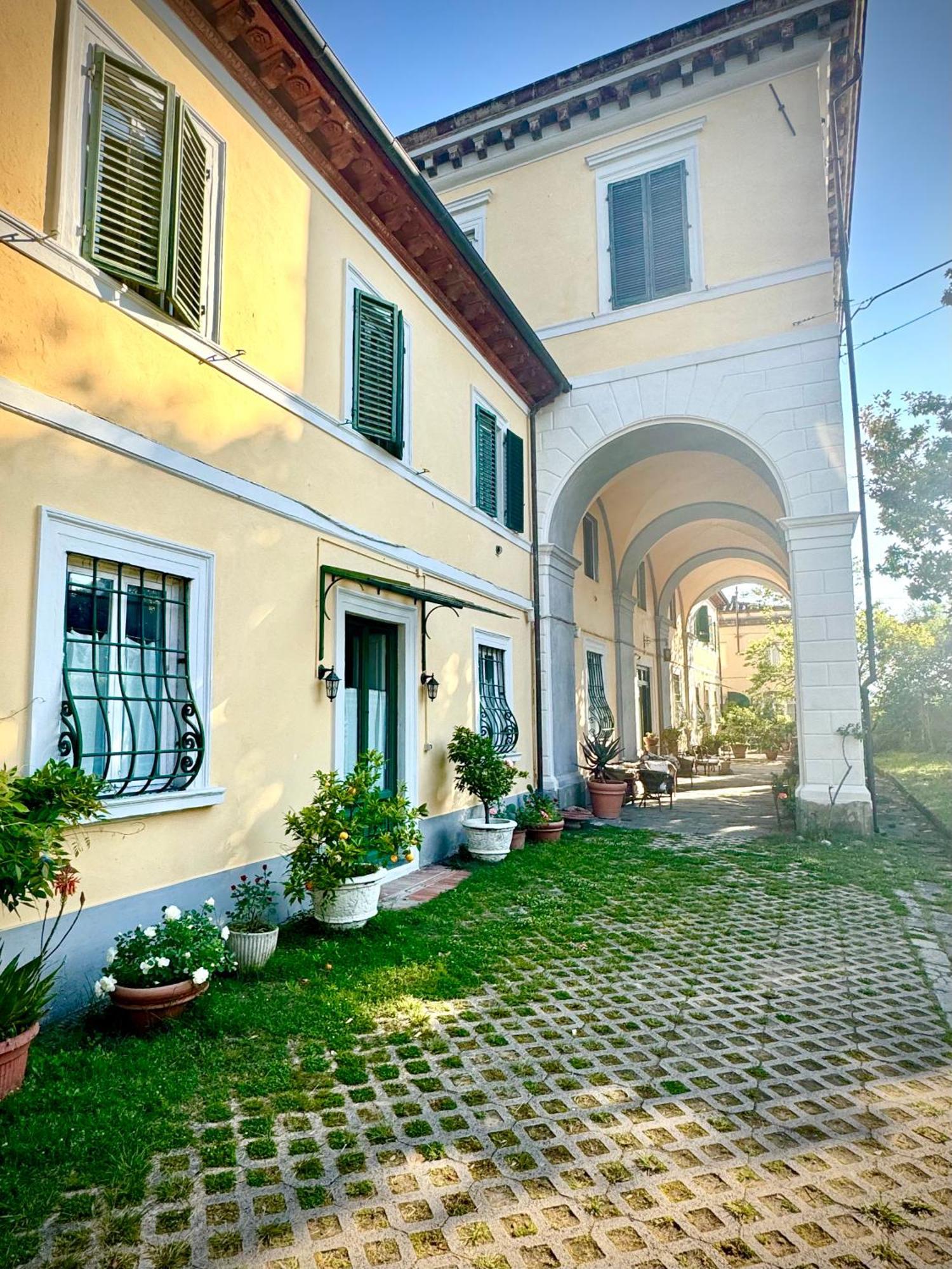 Villa La Dogana B&B Di Charme - Historic Villa With A Beautiful Garden Лукка Экстерьер фото